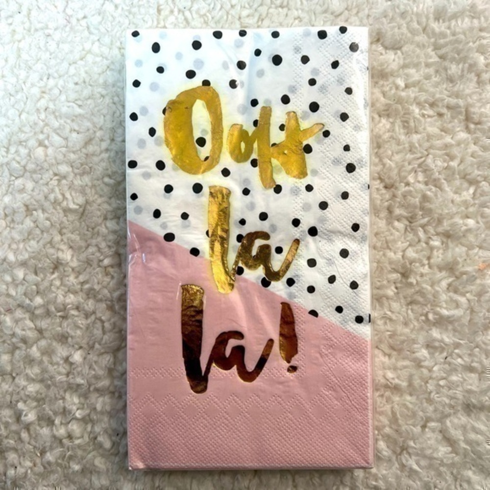 🎉 2/$14 Slant "Ooh la la!" Paper Guest Towels